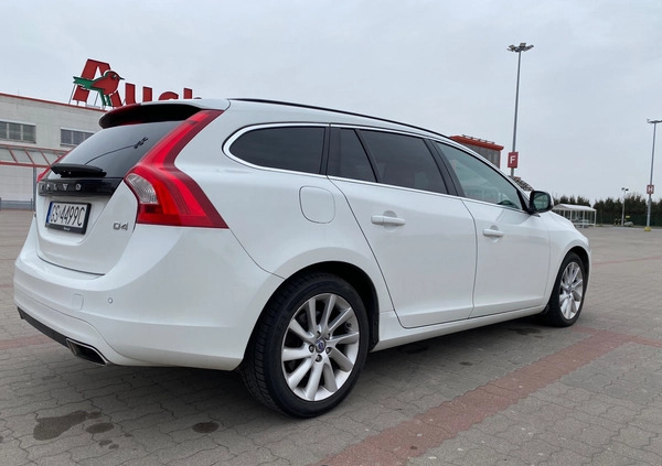 Volvo V60 cena 47500 przebieg: 208762, rok produkcji 2014 z Brzesko małe 211